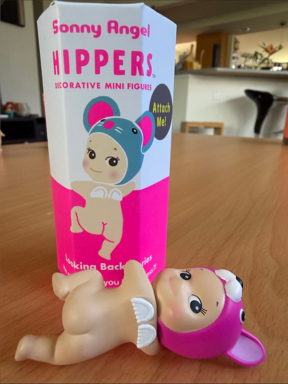 Sonny Angel Hippers- Looking Back Series - Mouse.  Collectible Figure. AUTHENTIC
